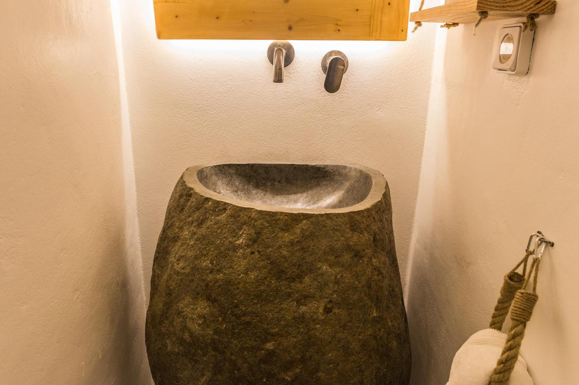 Salt Suites Milos Полония Екстериор снимка