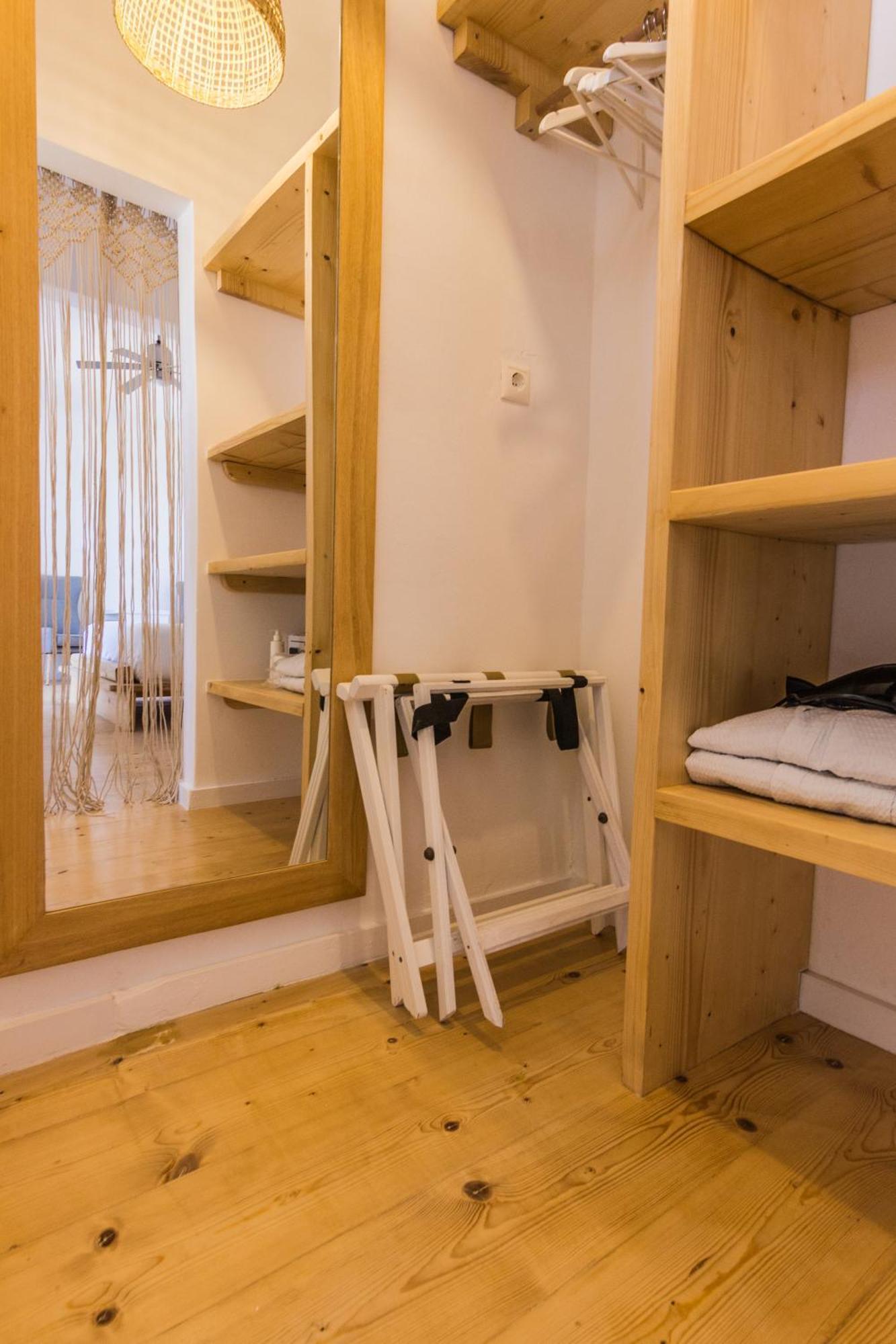 Salt Suites Milos Полония Екстериор снимка